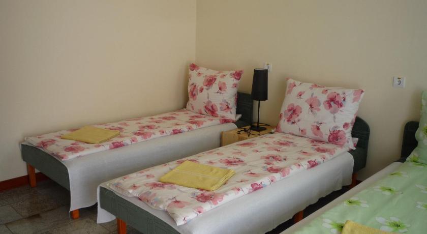 Morafeszek Vendeghaz Otel Mórahalom Oda fotoğraf