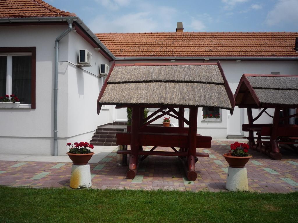 Morafeszek Vendeghaz Otel Mórahalom Dış mekan fotoğraf