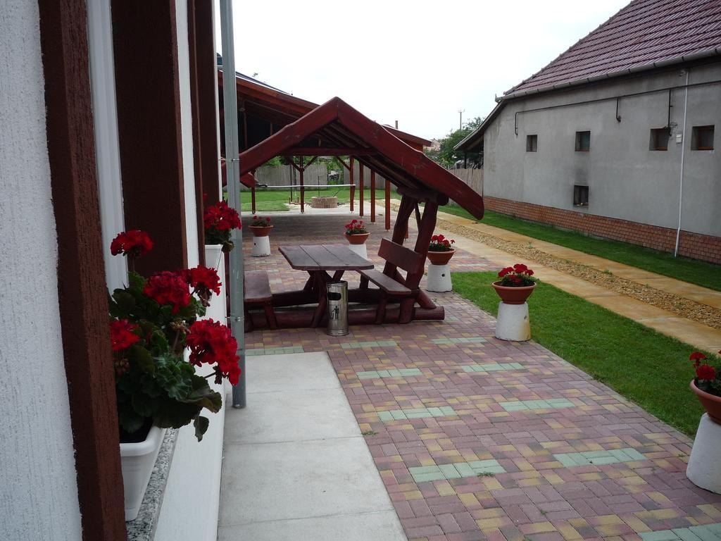 Morafeszek Vendeghaz Otel Mórahalom Dış mekan fotoğraf